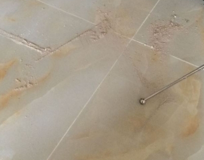 陆丰瓷砖空鼓维修公司分享粘合剂选择不当在瓷砖铺贴过程中可能导致以下问题