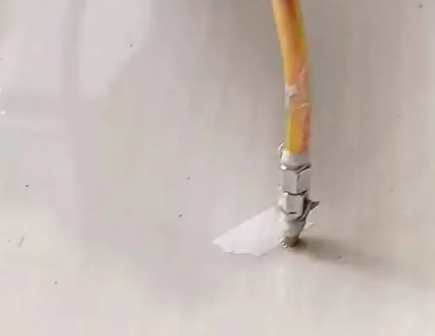 陆丰瓷砖空鼓维修公司专业解答在瓷砖铺贴过程中，如果使用的砂料过粗（如全部使用了粗砂），可能会导致以下问题